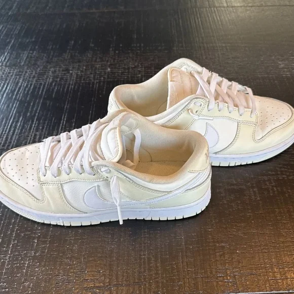 Nike Dunks size 9 women's size 7.5 men's. - Picture 3 of 7